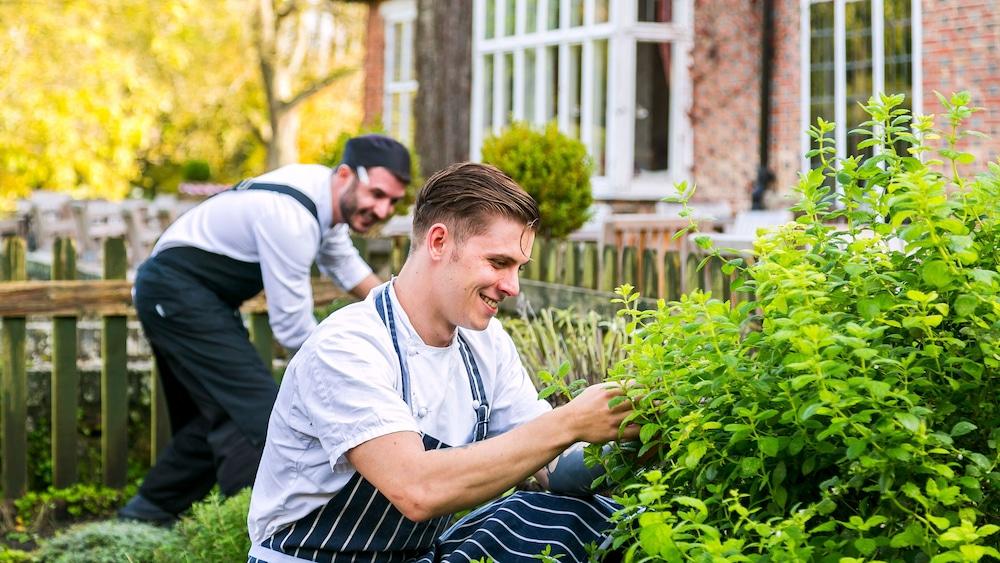 The Alfriston Hotel Bagian luar foto