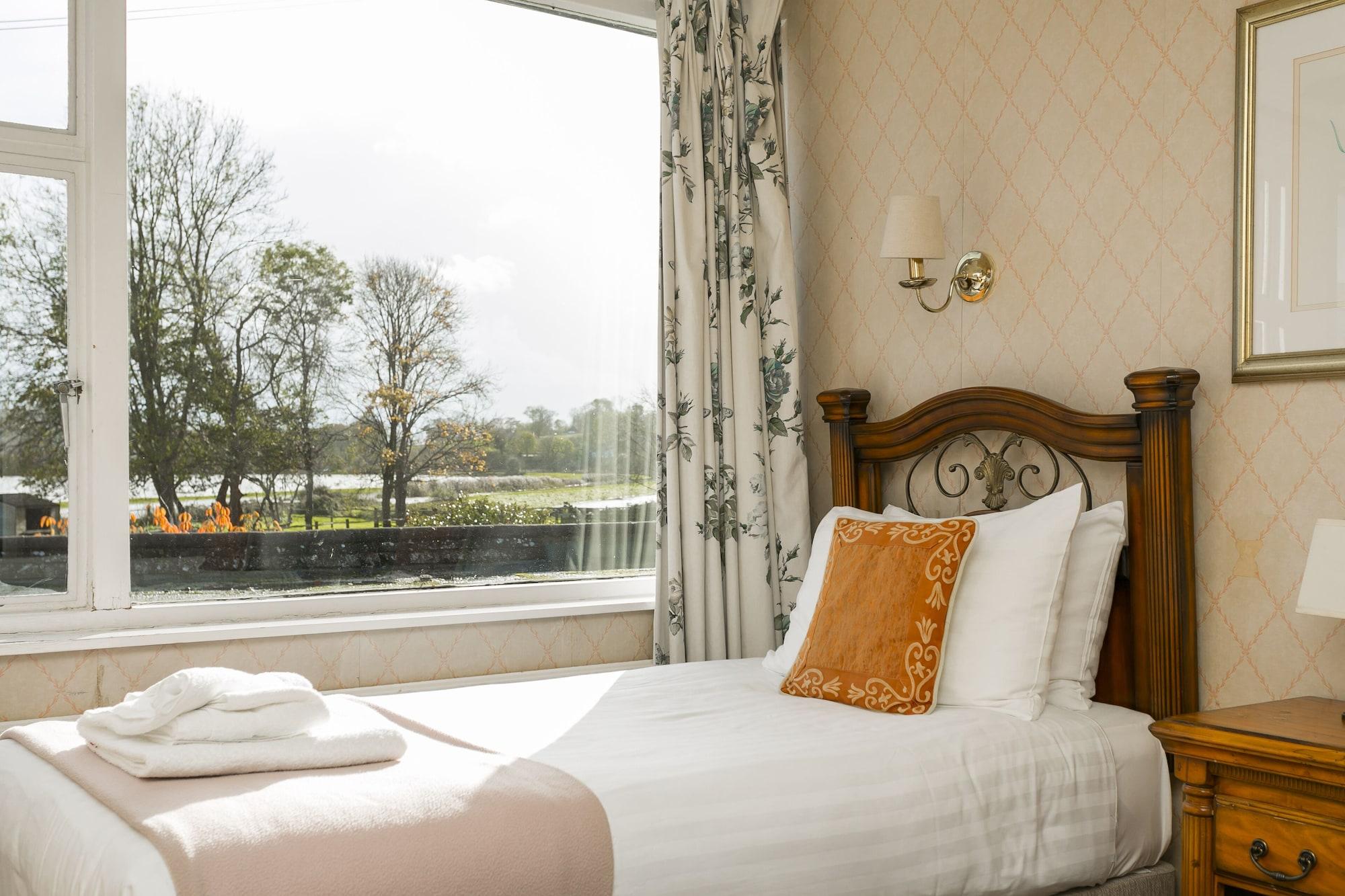 The Alfriston Hotel Bagian luar foto