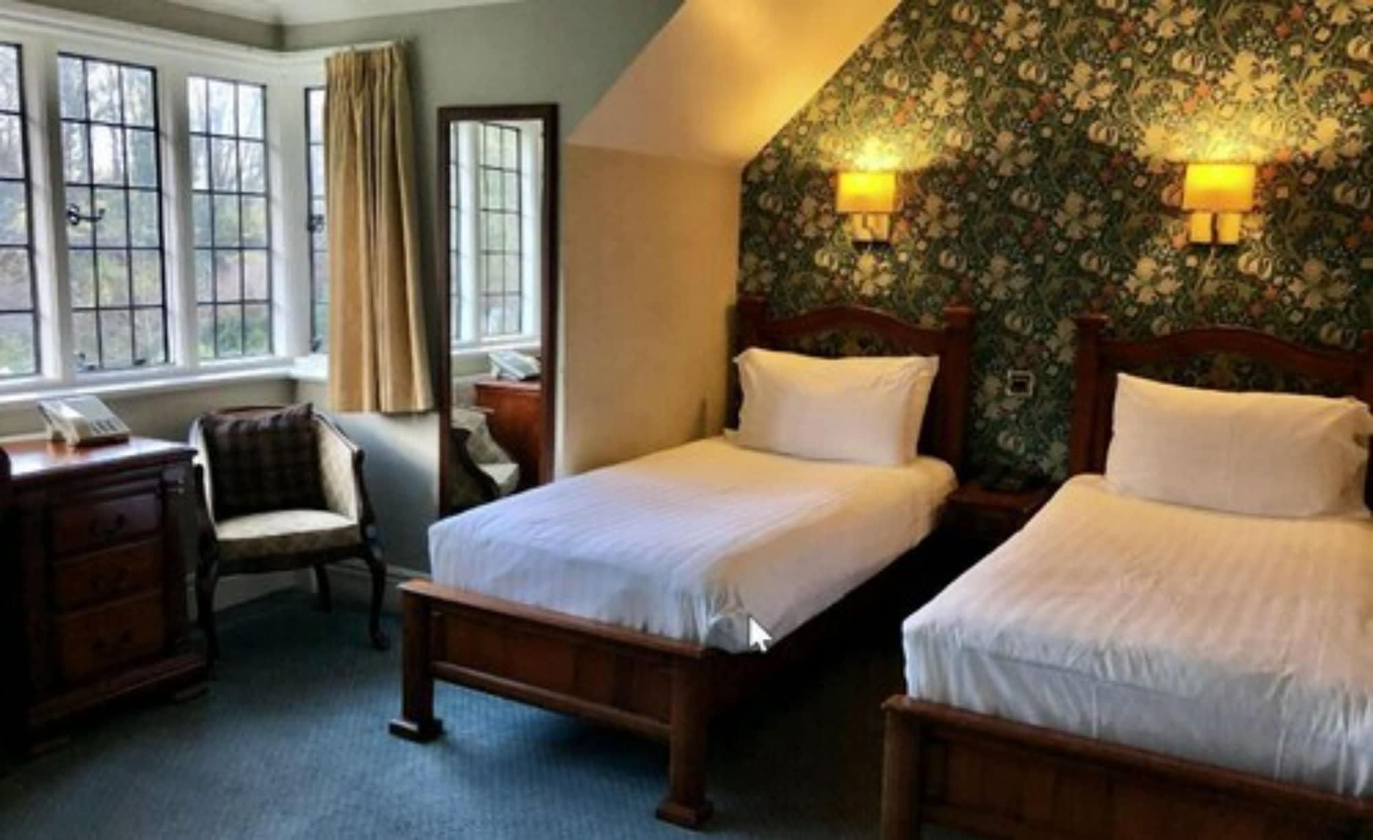 The Alfriston Hotel Bagian luar foto