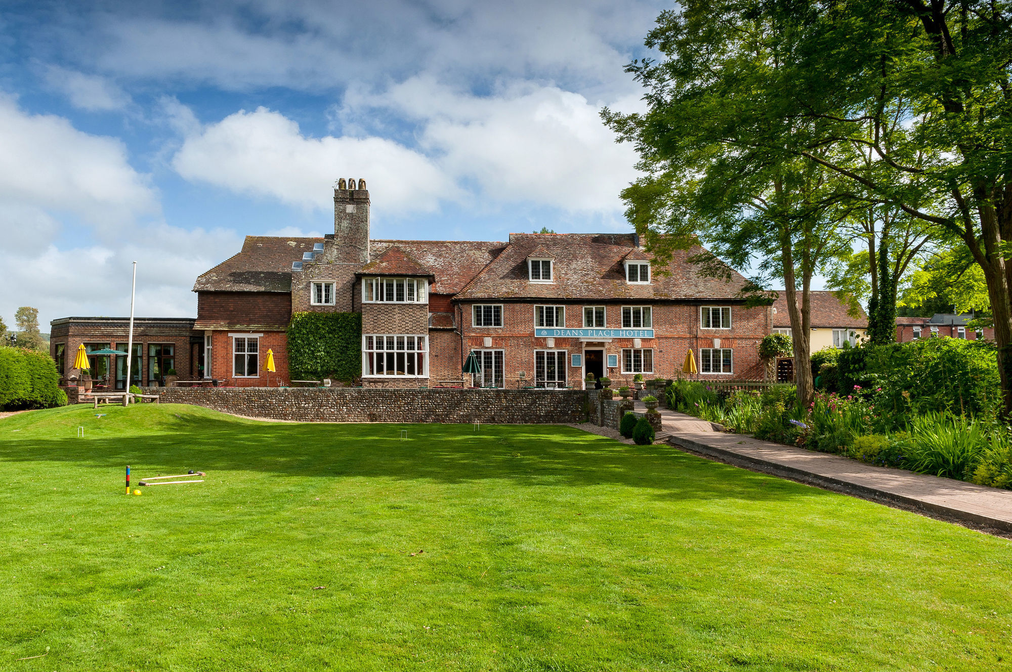 The Alfriston Hotel Bagian luar foto